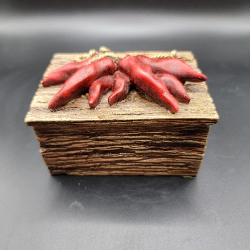 Vintage 3D Trinket Dish Box Red Chili Pepper Bunch Faux Wood Grain Decal W/ Lid